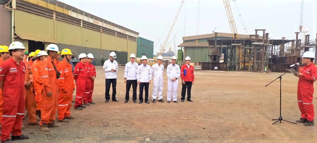 Công đoàn Xí nghiệp Xây lắp phát động 2 công trình thi đua chế tạo giàn BK-22 Công đoàn Xí nghiệp Xây lắp phát động 2 công trình thi đua chế tạo giàn BK-22