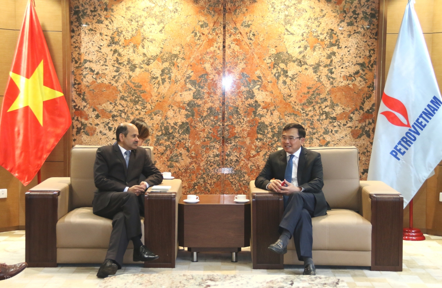 Petrovietnam Chairman of the Board of Directors Hoang Quoc Vuong receives Indian Ambassador to Vietnam
