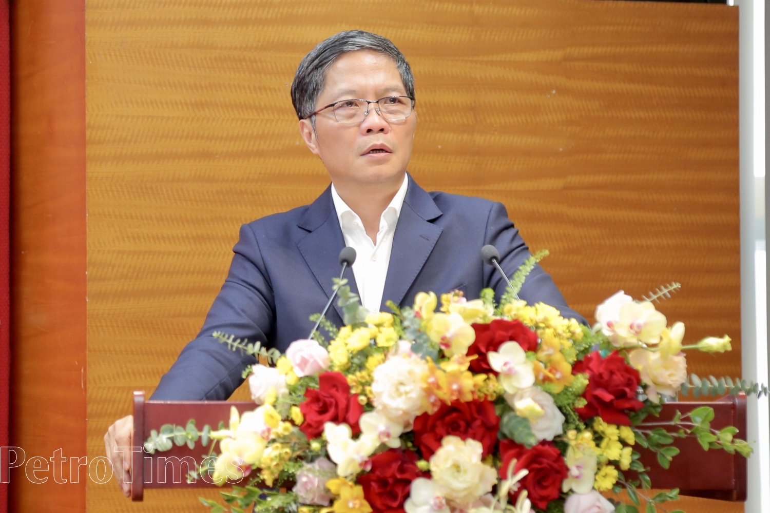 Cần chủ trương, định hướng chiến lược mới cho phát triển ngành Dầu khí và Tập đoàn Dầu khí Quốc gia Việt Nam Cần chủ trương, định hướng chiến lược mới cho phát triển ngành Dầu khí và Tập đoàn Dầu khí Quốc gia Việt Nam