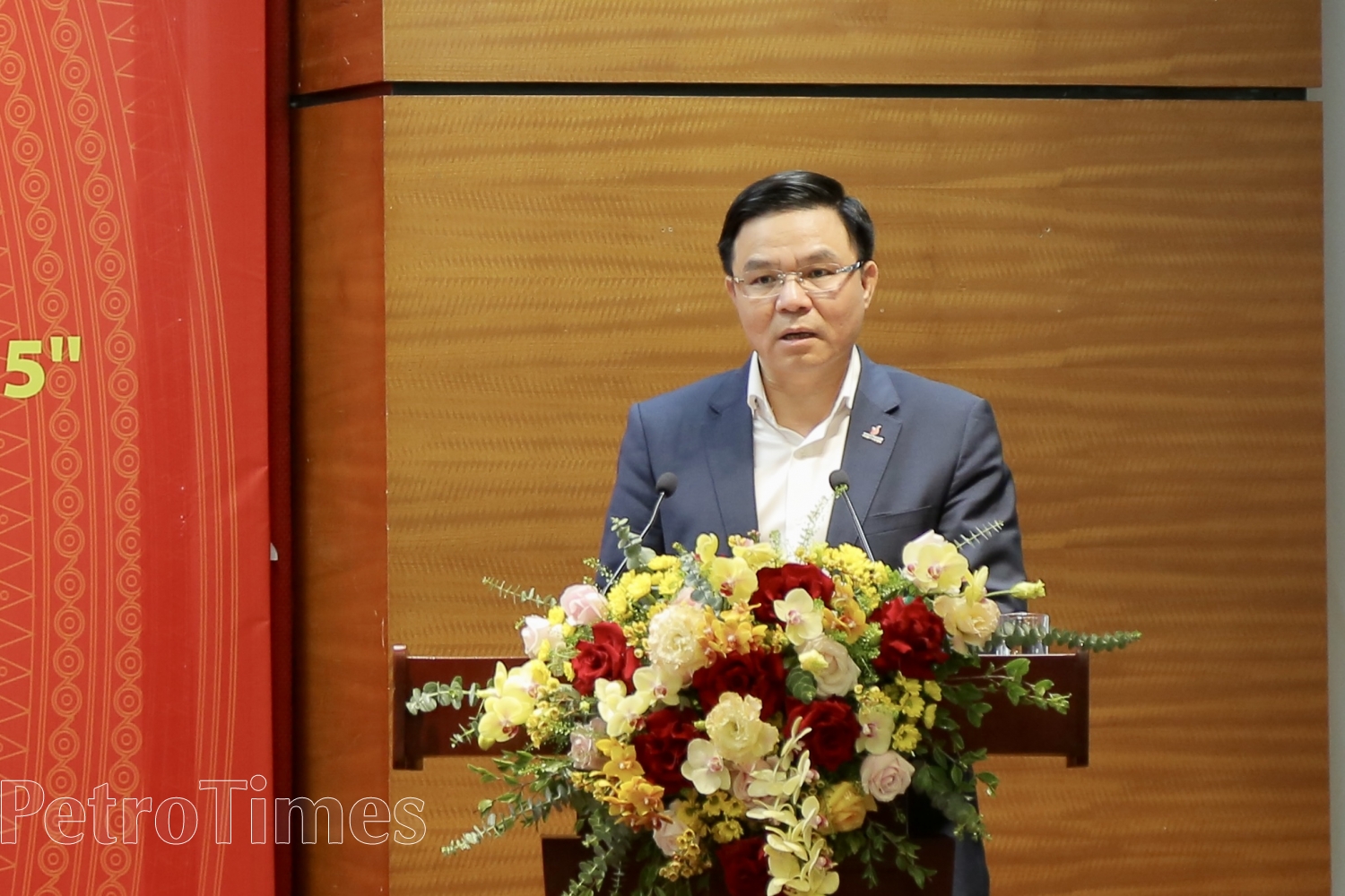 Cần chủ trương, định hướng chiến lược mới cho phát triển ngành Dầu khí và Tập đoàn Dầu khí Quốc gia Việt Nam Cần chủ trương, định hướng chiến lược mới cho phát triển ngành Dầu khí và Tập đoàn Dầu khí Quốc gia Việt Nam