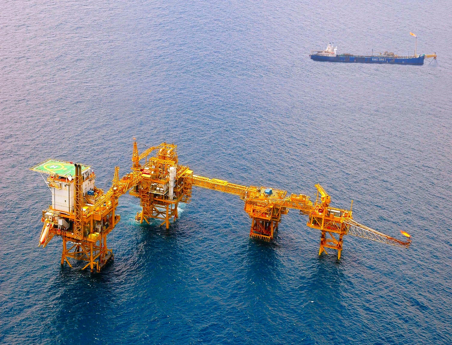 Luật Dầu khí 2022: Hợp đồng dầu khí và những vấn đề cần tiếp tục bổ sung, làm rõ Luật Dầu khí 2022: Hợp đồng dầu khí và những vấn đề cần tiếp tục bổ sung, làm rõ