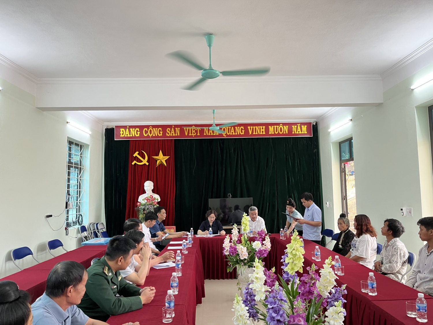 Điện Biên: Bàn giao nhà cho 8 hộ gia đình khó khăn do Petrovietnam hỗ trợ kinh phí Điện Biên: Bàn giao nhà cho 8 hộ gia đình khó khăn do Petrovietnam hỗ trợ kinh phí