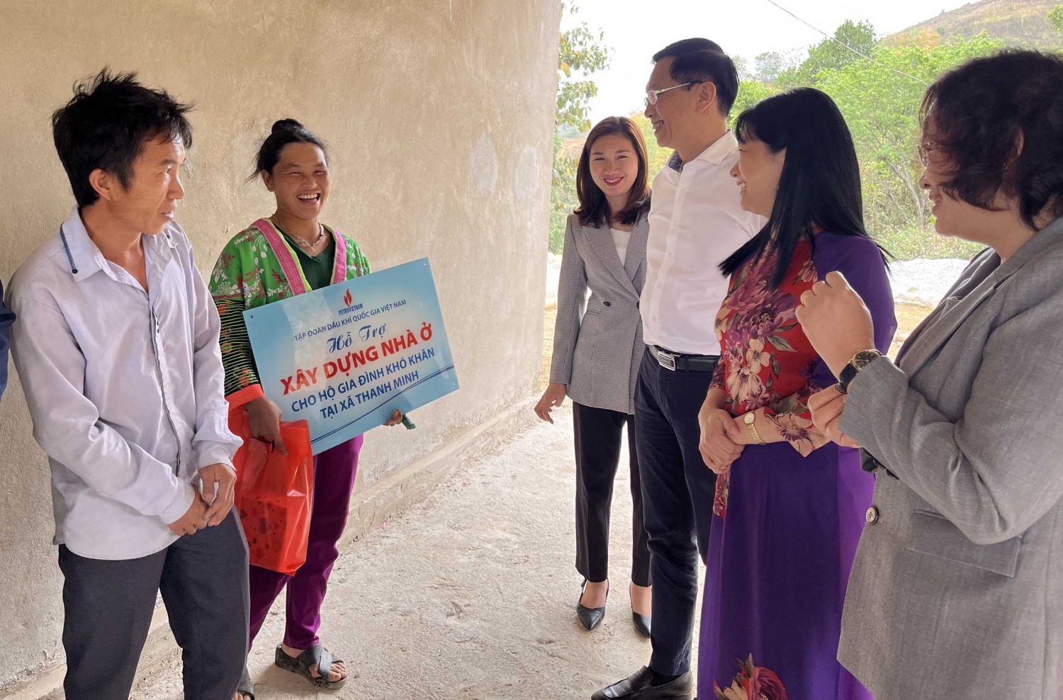 Điện Biên: Bàn giao 2 căn nhà do Petrovietnam hỗ trợ kinh phí cho gia đình khó khăn Điện Biên: Bàn giao 2 căn nhà do Petrovietnam hỗ trợ kinh phí cho gia đình khó khăn