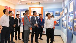 Lãnh đạo PVEP thăm Khu lưu niệm Công trình khai thác dầu khí đầu tiên tại Việt Nam