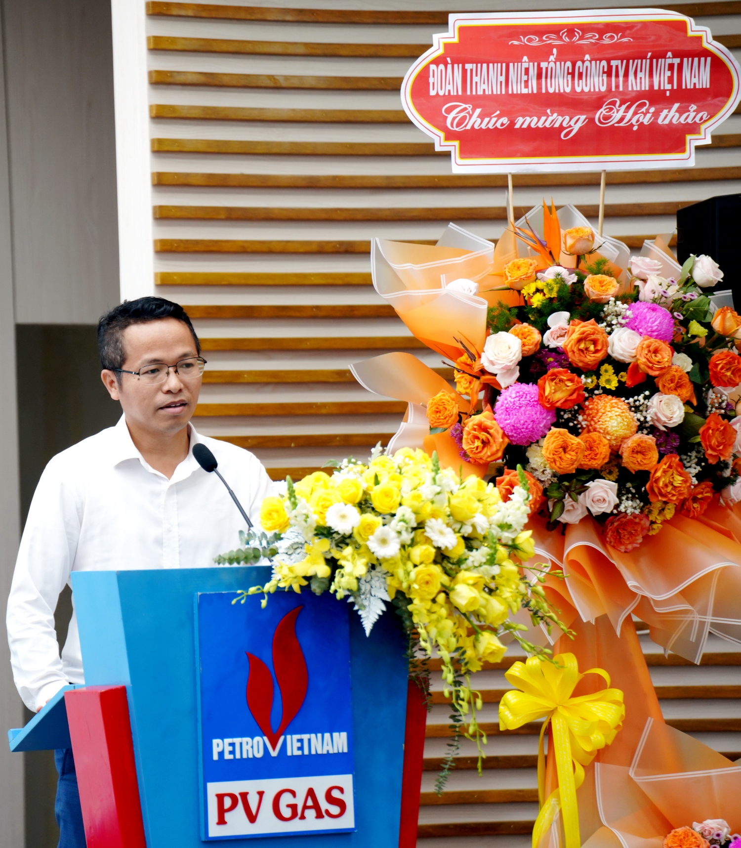 Đồng chí Nguyễn Văn Bé Ba – Bí thư Đảng ủy, Giám đốc KCM đánh giá cao tầm quan trọng và giá trị kiến thức mà Hội thảo mang lại Đồng chí Nguyễn Văn Bé Ba – Bí thư Đảng ủy, Giám đốc KCM đánh giá cao tầm quan trọng và giá trị kiến thức mà Hội thảo mang lại