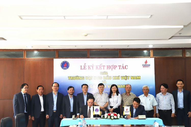 Trường Đại học Dầu khí Việt Nam ký kết thỏa thuận hợp tác với Hội Dầu khí Việt Nam”