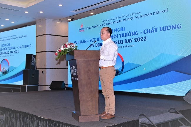 Phó TGĐ PV Drilling Đinh Quang Nhựt phát biểu khai mạc Hội nghị. Phó TGĐ PV Drilling Đinh Quang Nhựt phát biểu khai mạc Hội nghị.