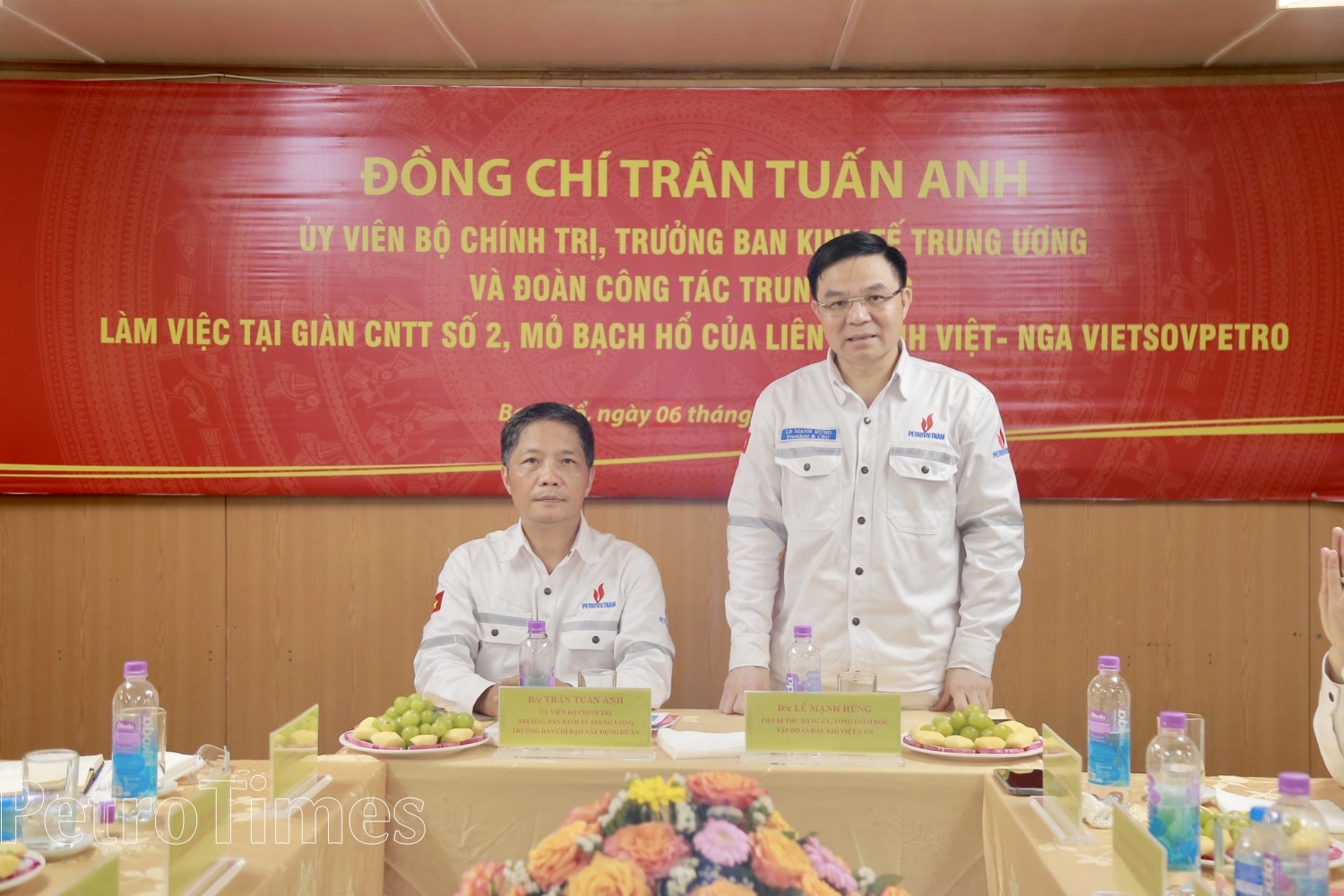 Đồng chí Trần Tuấn Anh: Vietsovpetro sẽ tiếp tục giữ vai trò quan trọng, là “anh cả đỏ” của hệ sinh thái Dầu khí Đồng chí Trần Tuấn Anh: Vietsovpetro sẽ tiếp tục giữ vai trò quan trọng, là “anh cả đỏ” của hệ sinh thái Dầu khí