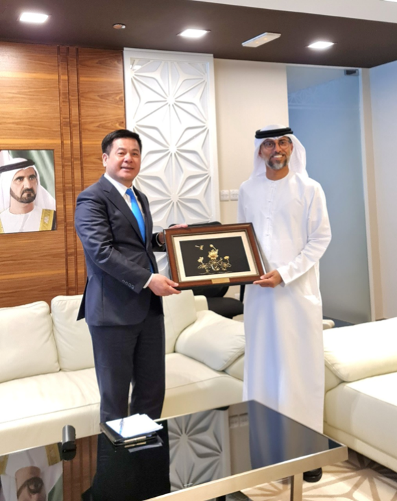 Bộ trưởng Nguyễn Hồng Diên: UAE là một trọng những đối tác quan trọng nhất của Việt Nam UAE là một trong những đối tác quan trọng nhất của Việt Nam