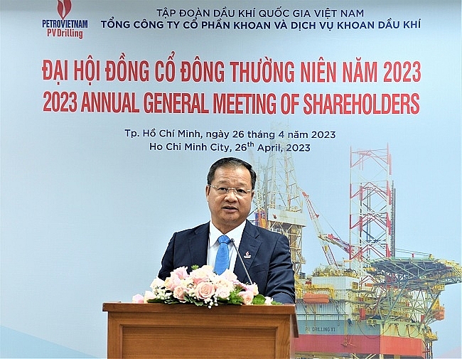 undefined Chủ tịch HĐQT PV Drilling Mai Thế Toàn báo cáo tại Đại hội.