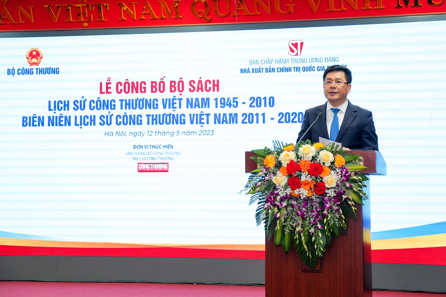 Bộ Công Thương ra mắt sách Lịch sử ngành Công Thương Bộ Công Thương ra mắt sách Lịch sử ngành Công Thương