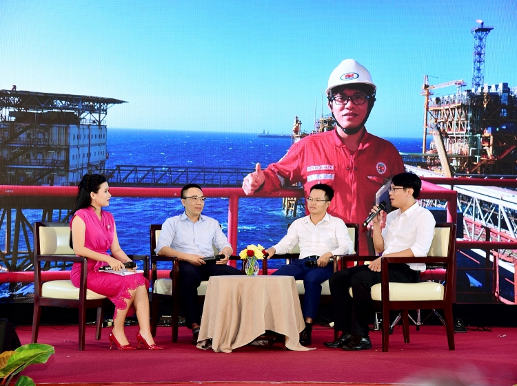 CĐ DKVN gặp mặt Người lao động Dầu khí tiêu biểu 2018-2023 và cá nhân tiêu biểu trong thực hiện tốt Chỉ thị 05-CT/TW năm 2023 CĐ DKVN gặp mặt Người lao động Dầu khí tiêu biểu giai đoạn 2018-2023