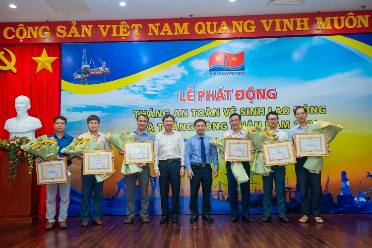 Vietsovpetro tổ chức Lễ phát động Tháng ATVSLĐ và Tháng Công nhân năm 2023 Vietsovpetro tổ chức Lễ phát động Tháng ATVSLĐ và Tháng Công nhân năm 2023
