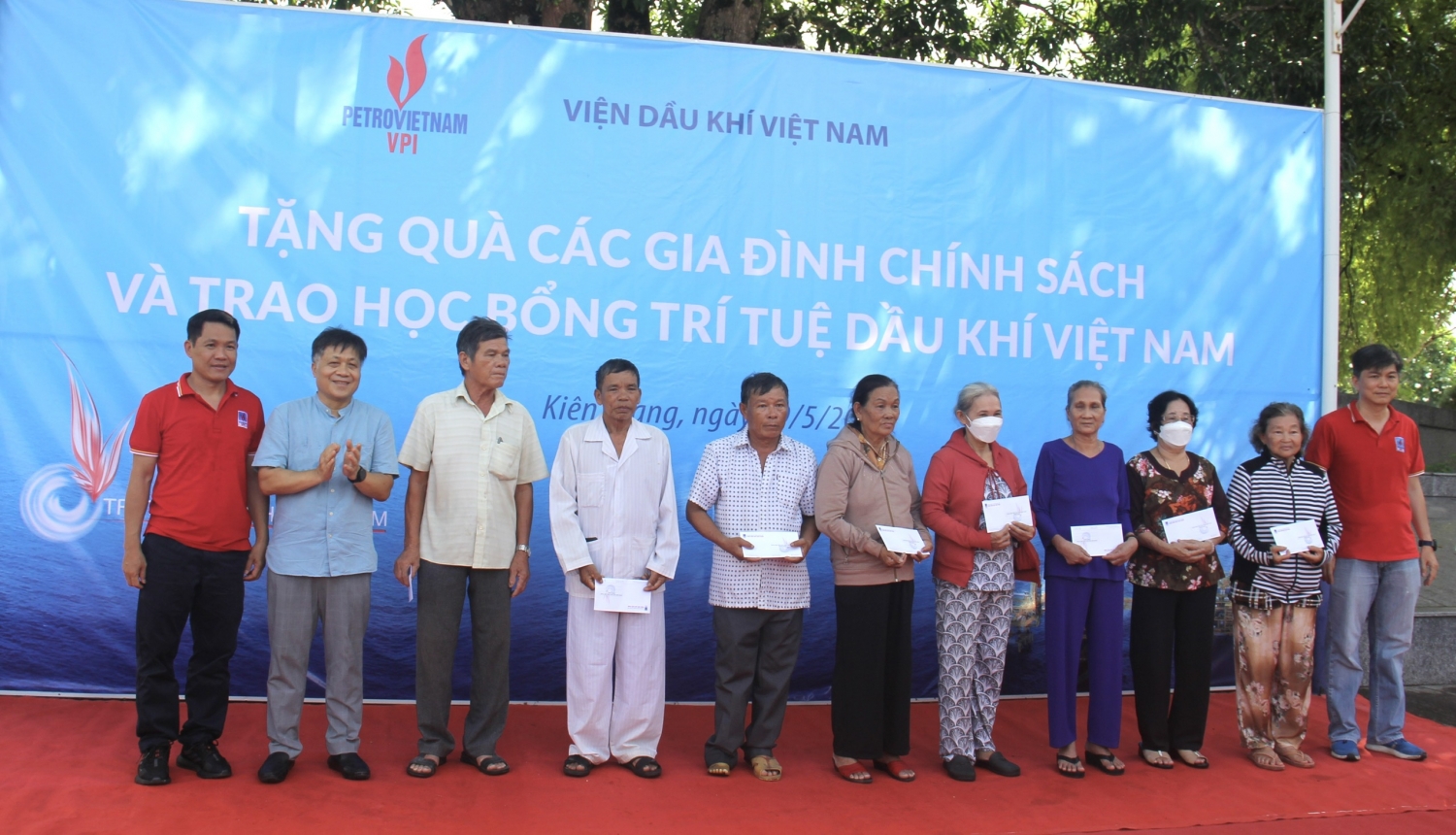 VPI tri ân các anh hùng liệt sĩ, tặng quà các gia đình chính sách tại TP. Phú Quốc”