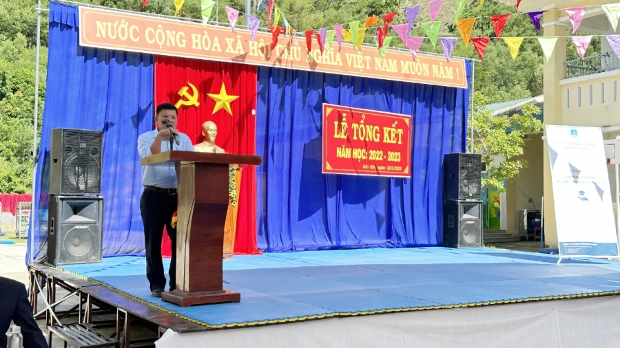 Thuỷ điện Đakđrinh trao 180 suất học bổng cho các trường tại huyện Sơn Tây (Quảng Ngãi) Thuỷ điện Đakđrinh trao 180 suất học bổng cho các trường tại huyện Sơn Tây (Quảng Ngãi)