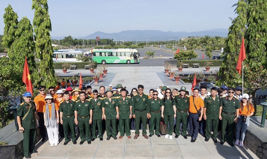 Hành trình đến với Trường Sa và Nhà giàn DK1/20 đầy thương yêu của Người Dầu khí Kỳ 1: Hành trình