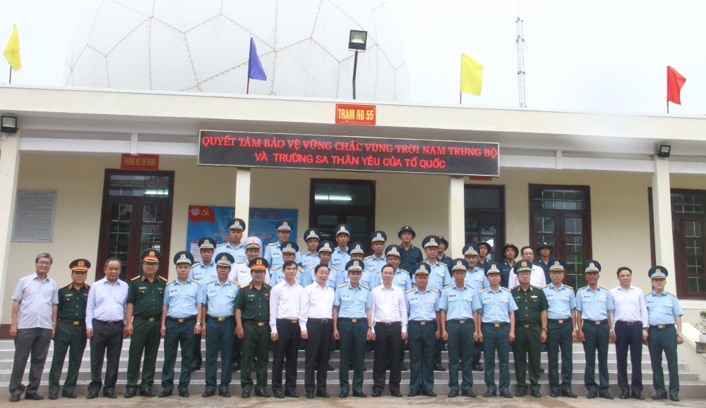 Petrovietnam trao tặng hệ thống trang thiết bị trị giá 3 tỷ đồng cho Trung tâm y tế huyện đảo Phú Quý, Bình Thuận Petrovietnam trao tặng hệ thống trang thiết bị trị giá 3 tỷ đồng cho Trung tâm y tế huyện đảo Phú Quý, Bình Thuận