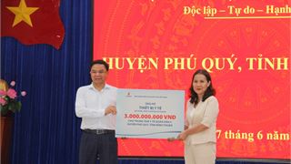 Petrovietnam trao tặng hệ thống trang thiết bị trị giá 3 tỷ đồng cho Trung tâm y tế huyện đảo Phú Quý, Bình Thuận