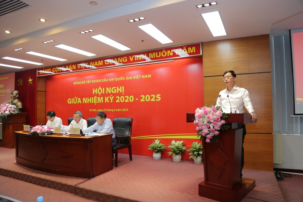 Quyết tâm thực hiện thắng lợi nhiệm vụ cả nhiệm kỳ 2020 - 2025 Quyết tâm thực hiện thắng lợi nhiệm vụ cả nhiệm kỳ 2020 - 2025