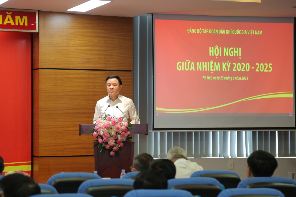 Quyết tâm thực hiện thắng lợi nhiệm vụ cả nhiệm kỳ 2020 - 2025 Quyết tâm thực hiện thắng lợi nhiệm vụ cả nhiệm kỳ 2020 - 2025