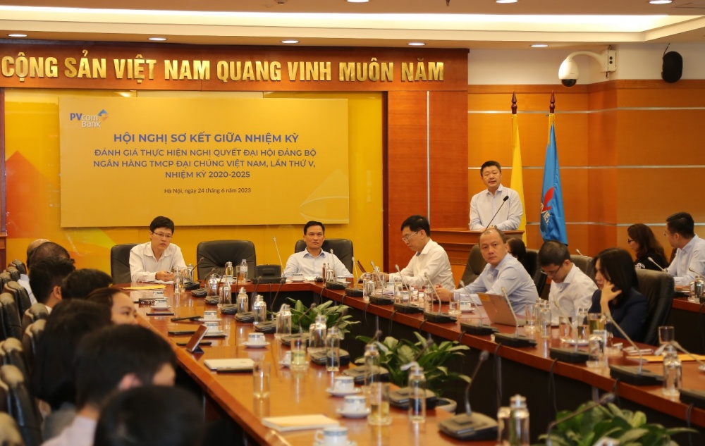 Đảng bộ PVCombank tổ chức Hội nghị sơ kết giữa nhiệm kỳ 2020-2025 Đảng bộ PVCombank tổ chức Hội nghị sơ kết giữa nhiệm kỳ 2020-2025
