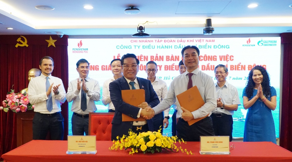 Ký Biên bản Bàn giao công việc Ký Biên bản Bàn giao công việc