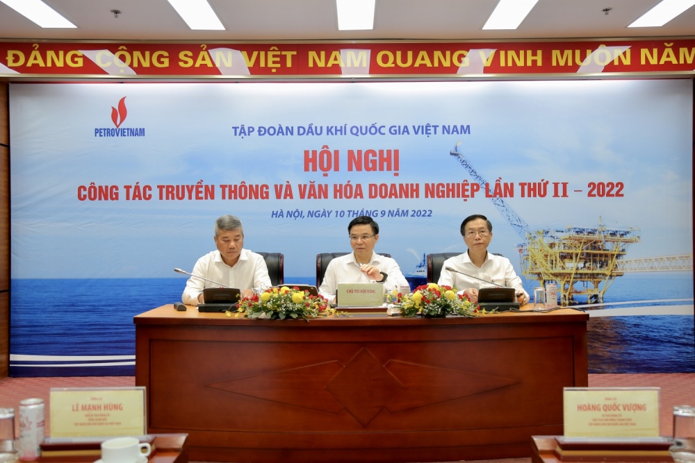 Từ văn hóa dân tộc đến văn hóa Dầu khí Từ văn hóa dân tộc đến văn hóa dầu khí