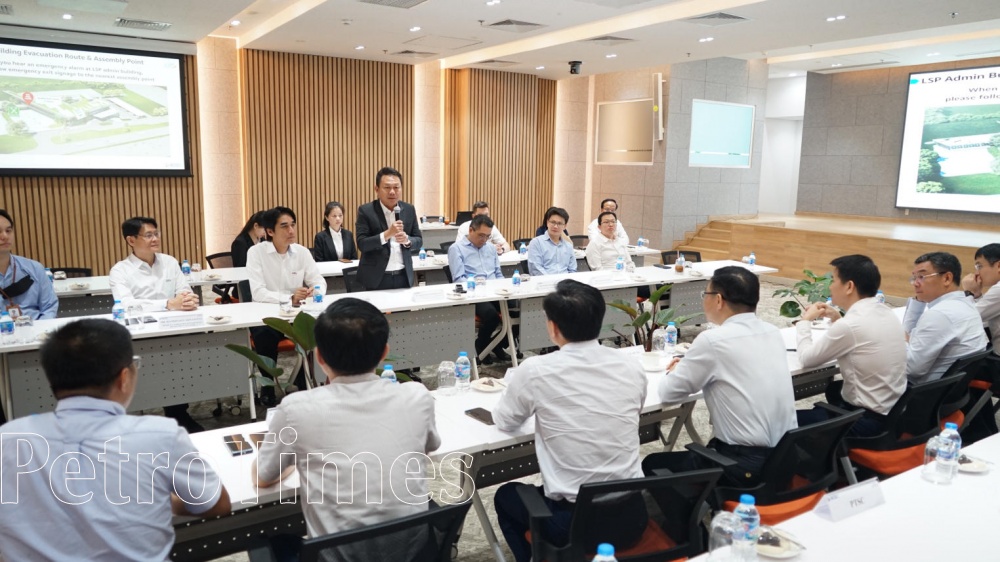 Lãnh đạo Petrovietnam thăm Tổ hợp Lọc hóa dầu Long Sơn và khảo sát khu vực dự kiến đầu tư dự án tại Long Sơn