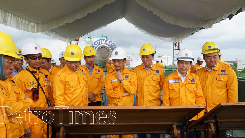 Tổng Giám đốc Petrovietnam Lê Mạnh Hùng kiểm tra hoạt động Kho cảng LNG Thị Vải