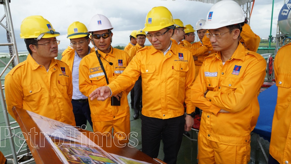 Tổng Giám đốc Petrovietnam Lê Mạnh Hùng kiểm tra hoạt động Kho cảng LNG Thị Vải
