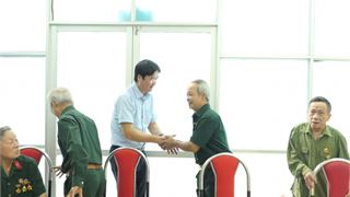 CĐ DKVN thăm và tặng quà Hội Cựu thanh niên xung phong tỉnh Yên Bái