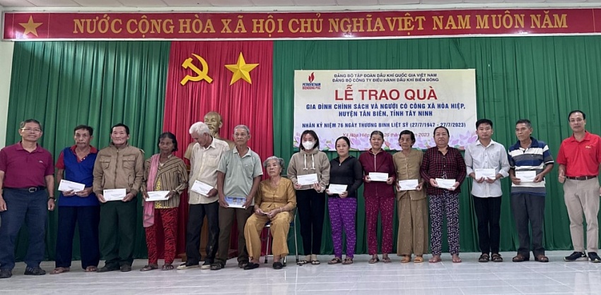 Đảng bộ BIENDONG POC thăm, tặng quà các gia đình chính sách nhân Ngày Thương binh - Liệt sỹ Đảng bộ BIENDONG POC tổ chức an sinh xã hội, về nguồn nhân Ngày Thương binh - Liệt sỹ