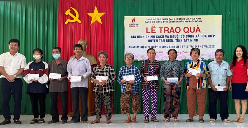 Đảng bộ BIENDONG POC thăm, tặng quà các gia đình chính sách nhân Ngày Thương binh - Liệt sỹ Đảng bộ BIENDONG POC tổ chức an sinh xã hội, về nguồn nhân Ngày Thương binh - Liệt sỹ