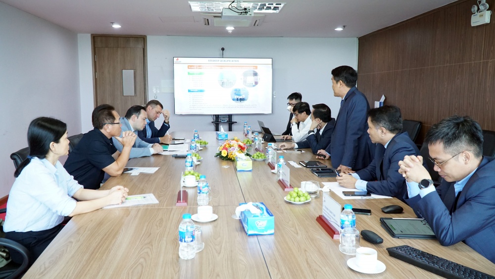 Toàn cảnh buổi làm việc Toàn cảnh buổi làm việc