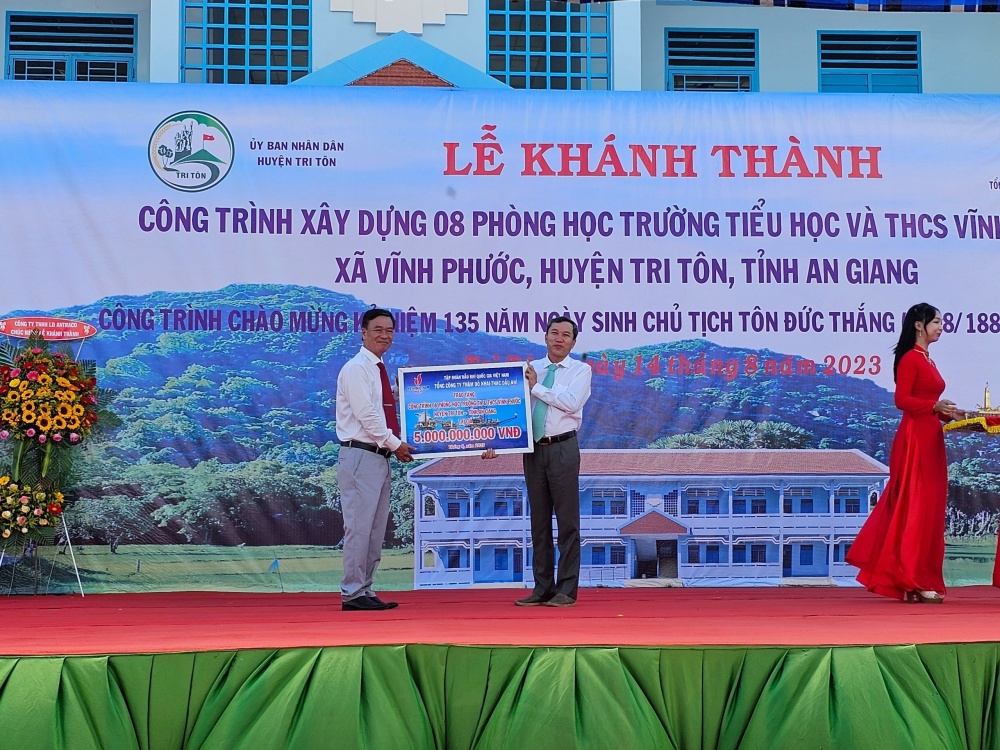 PVEP tài trợ xây dựng Trường Tiểu học và THCS Vĩnh Phước, tỉnh An Giang PVEP tài trợ 5 tỷ đồng xây dựng Trường Tiểu học và THCS Vĩnh Phước, tỉnh An Giang