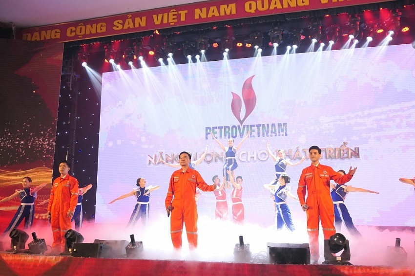 Petrovietnam giành 1 giải vàng, 2 giải bạc tại Hội diễn nghệ thuật kỷ niệm 5 năm thành lập Ủy ban Quản lý vốn nhà nước tại doanh nghiệp Petrovietnam giành 1 giải vàng, 2 giải bạc tại Hội diễn nghệ thuật kỷ niệm 5 năm thành lập Ủy ban Quản lý vốn nhà nước tại doanh nghiệp