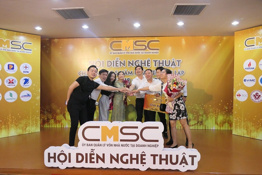 Công bố và trao giải Hội diễn nghệ thuật kỷ niệm 5 năm thành lập Ủy ban Quản lý vốn nhà nước tại doanh nghiệp Công bố và trao giải Hội diễn nghệ thuật kỷ niệm 5 năm thành lập Ủy ban Quản lý vốn nhà nước tại doanh nghiệp