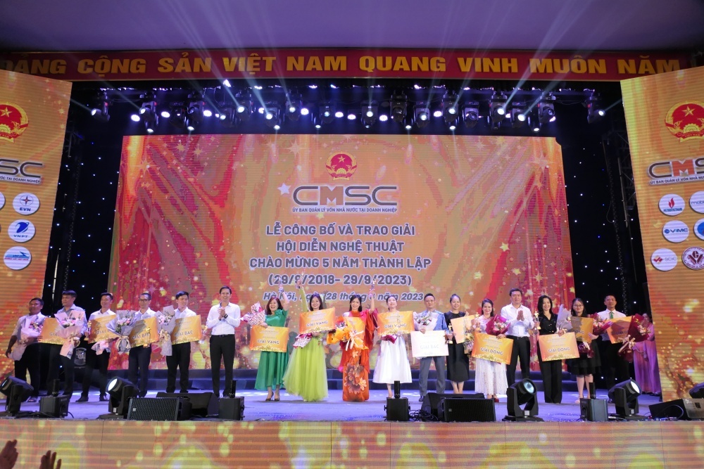 Petrovietnam giành 1 giải vàng, 2 giải bạc tại Hội diễn nghệ thuật kỷ niệm 5 năm thành lập Ủy ban Quản lý vốn nhà nước tại doanh nghiệp Petrovietnam giành 1 giải vàng, 2 giải bạc tại Hội diễn nghệ thuật kỷ niệm 5 năm thành lập Ủy ban Quản lý vốn nhà nước tại doanh nghiệp