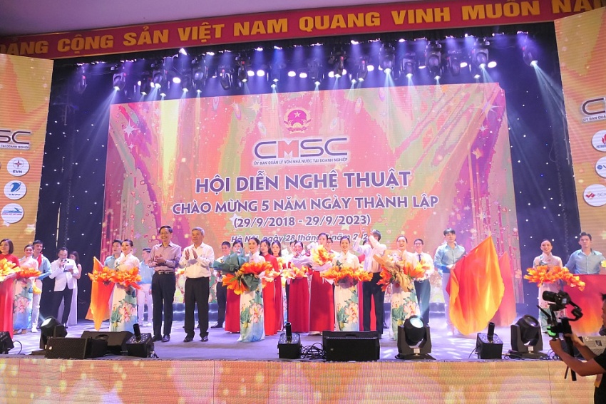 Công bố và trao giải Hội diễn nghệ thuật kỷ niệm 5 năm thành lập Ủy ban Quản lý vốn nhà nước tại doanh nghiệp Công bố và trao giải Hội diễn nghệ thuật kỷ niệm 5 năm thành lập Ủy ban Quản lý vốn nhà nước tại doanh nghiệp
