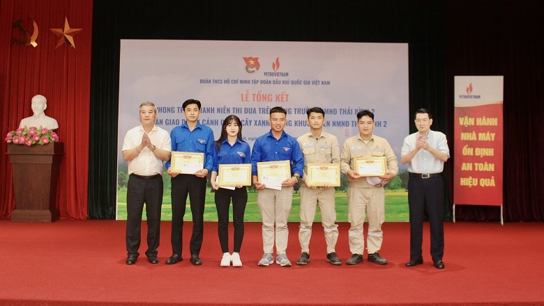 Tổng kết phong trào thanh niên thi đua trên công trường Nhà máy Nhiệt điện Thái Bình 2 Phong trào thanh niên thi đua trên công trường góp phần làm hồi sinh NMNĐ Thái Bình 2