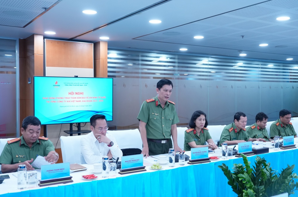 Đại tá Nguyễn Phước Thường - Trưởng phòng An ninh kinh tế Công an Tp.HCM đánh giá cao phong trào toàn dân BVANTQ của PV GAS và công tác phối hợp đảm bảo an ninh trật tự, an toàn các công trình đóng trên địa bàn TP. HCM Đại tá Nguyễn Phước Thường - Trưởng phòng An ninh kinh tế Công an Tp.HCM đánh giá cao phong trào toàn dân BVANTQ của PV GAS và công tác phối hợp đảm bảo an ninh trật tự, an toàn các công trình đóng trên địa bàn TP. HCM