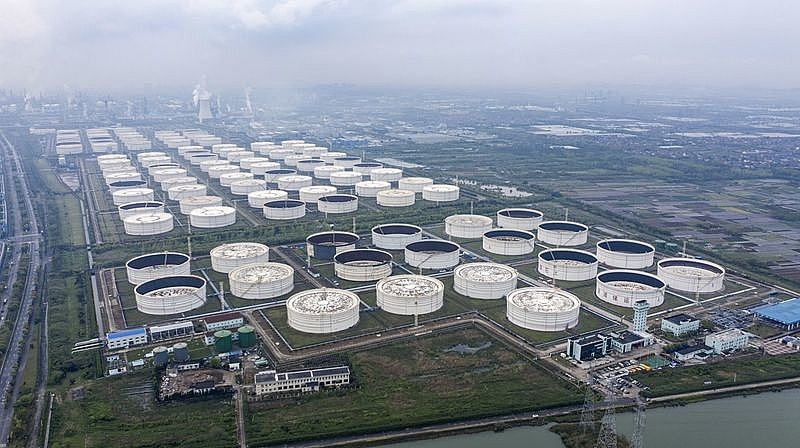 Sản lượng lọc dầu của Trung Quốc tăng lên mức kỷ lục