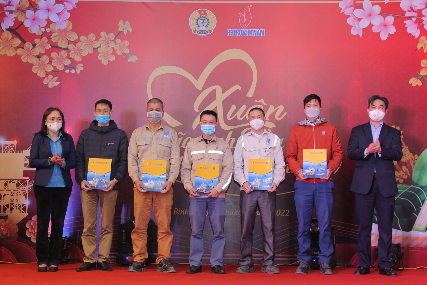 Công đoàn Dầu khí Việt Nam tổ chức “Xuân nghĩa tình Dầu khí 2022” trên công trường dự án NMNĐ Thái Bình 2 Công đoàn Dầu khí Việt Nam - điểm tựa vững chắc cho người lao động dầu khí