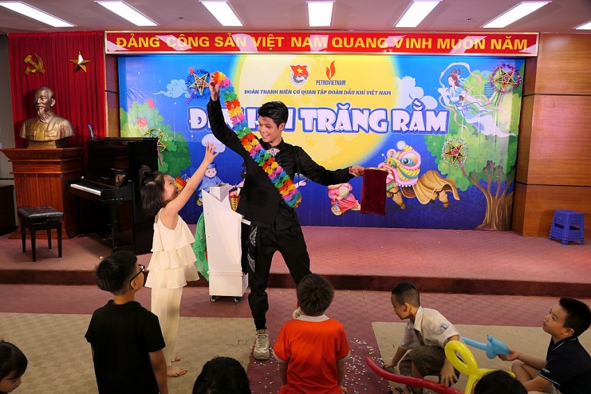 Đoàn Thanh niên Cơ quan Tập đoàn tổ chức Đêm hội trăng rằm 2023