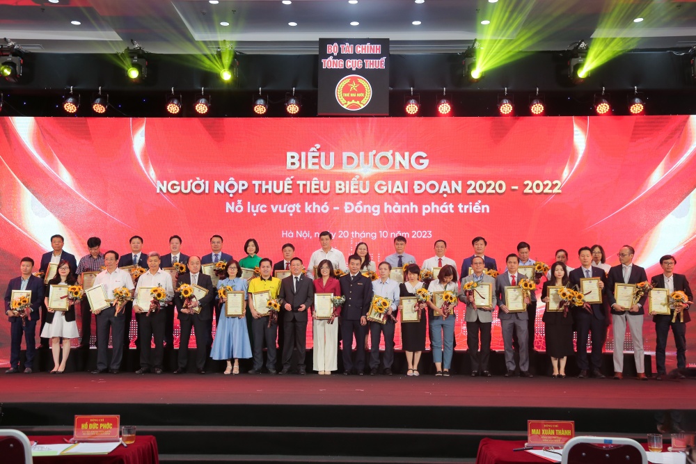 Petrovietnam được vinh danh đơn vị nộp thuế tiêu biểu giai đoạn 2020 - 2022 Petrovietnam được vinh danh đơn vị nộp thuế tiêu biểu giai đoạn 2020 - 2022