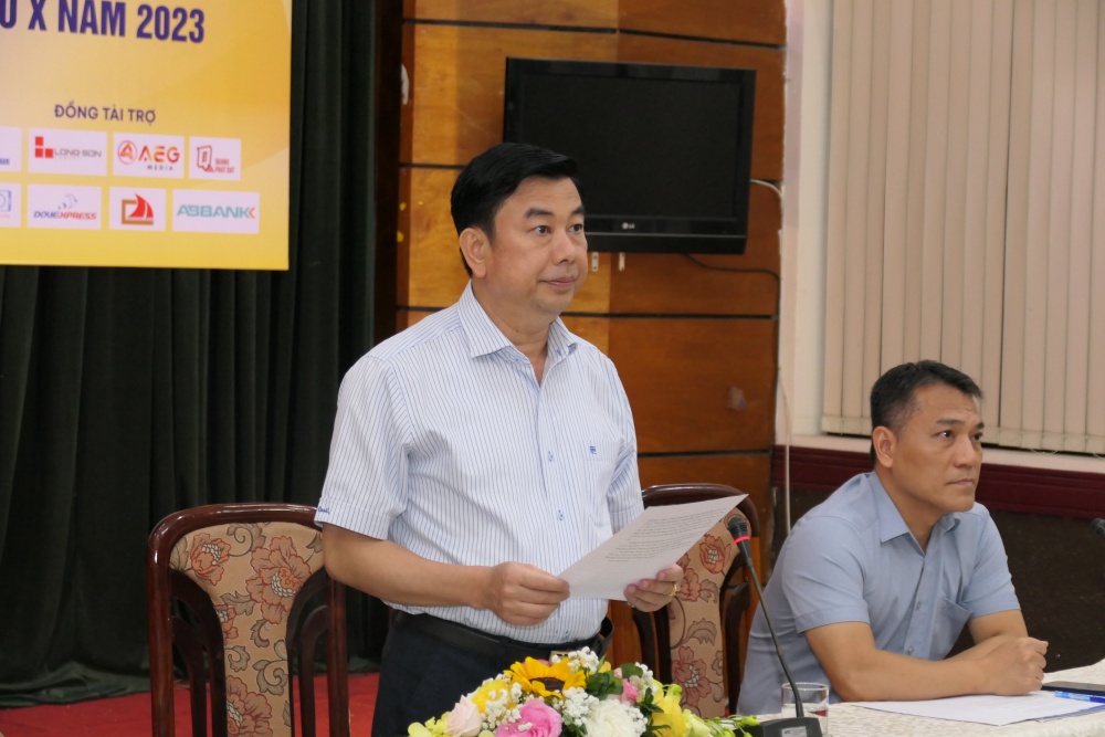 ông Nguyễn Minh Đức - Tổng biên tập báo Hànộimới, Trưởng ban tổ chức giải phát biểu tại buổi họp báo ông Nguyễn Minh Đức - Tổng biên tập báo Hànộimới, Trưởng ban tổ chức giải phát biểu tại buổi họp báo