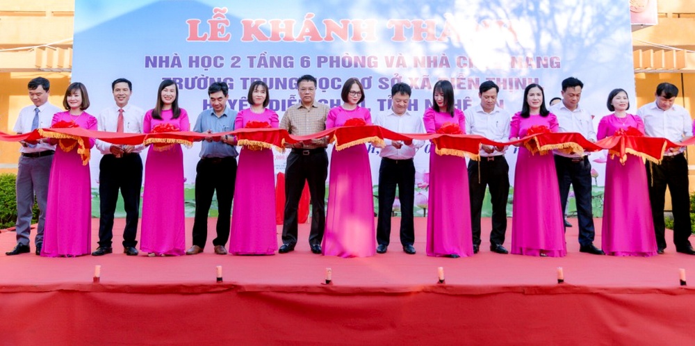 H3. Lễ khánh thành công trình xây mới tại trường THCS xã Diễn Thịnh H3. Lễ khánh thành công trình xây mới tại trường THCS xã Diễn Thịnh