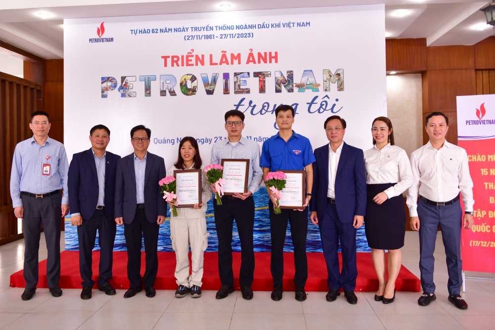 Triển lãm và trao giải cuộc thi ảnh “Petrovietnam trong tôi” khu vực miền Trung Triển lãm và trao giải cuộc thi ảnh “Petrovietnam trong tôi” khu vực miền Trung