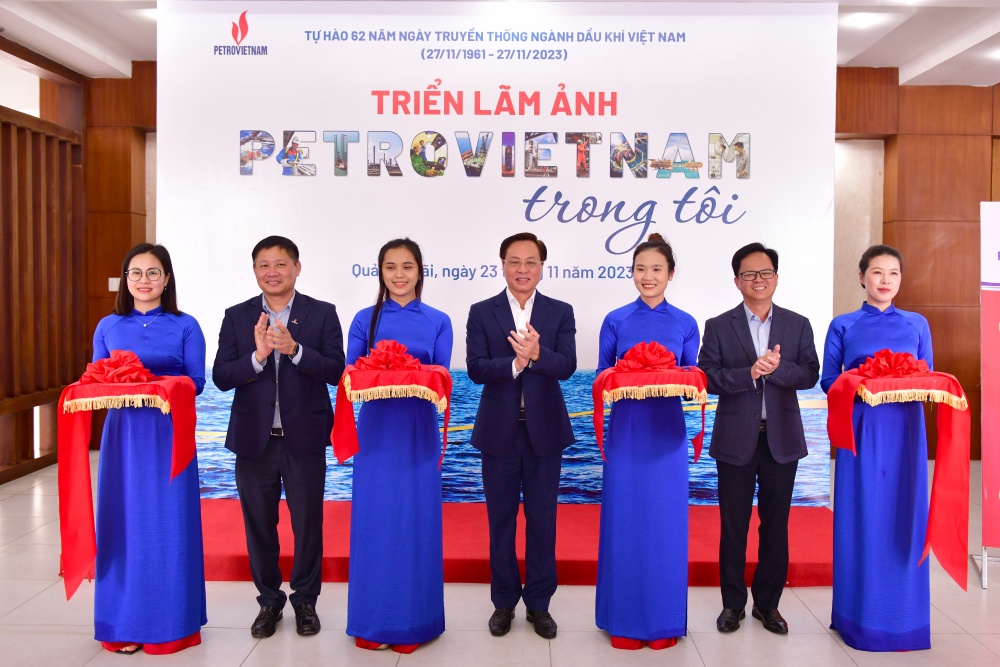 Triển lãm và trao giải cuộc thi ảnh “Petrovietnam trong tôi” khu vực miền Trung Triển lãm và trao giải cuộc thi ảnh “Petrovietnam trong tôi” khu vực miền Trung