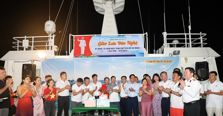 Mệnh lệnh của trái tim - Mang đi tình cảm, mang về niềm tin Kỳ 1: Mang đi tình cảm, mang về niềm tin